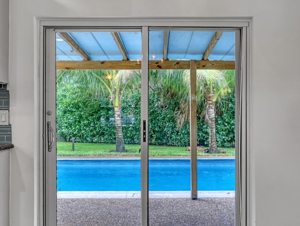 Recently Rented: $3,500 (3 beds, 2 baths, 1196 Square Feet)