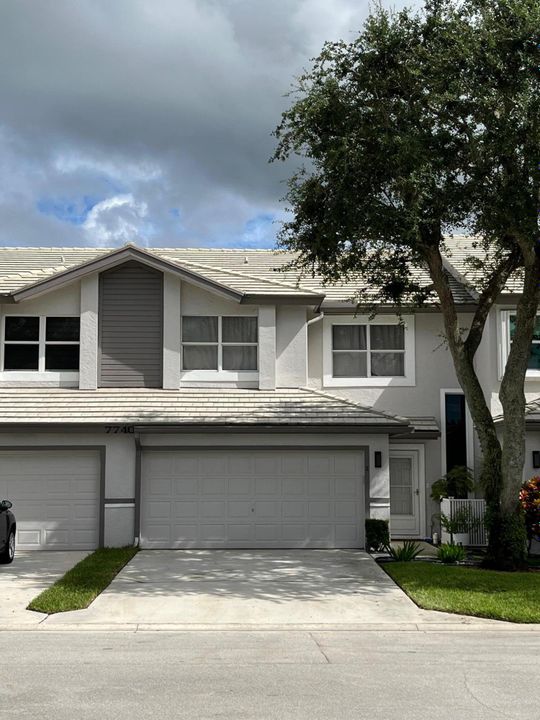 合同活跃: $3,250 (3 贝兹, 2 浴室, 1818 平方英尺)