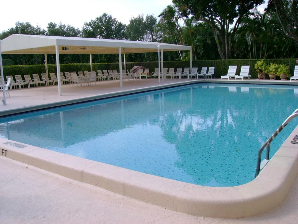 For Sale: $120,000 (1 beds, 1 baths, 824 Square Feet)