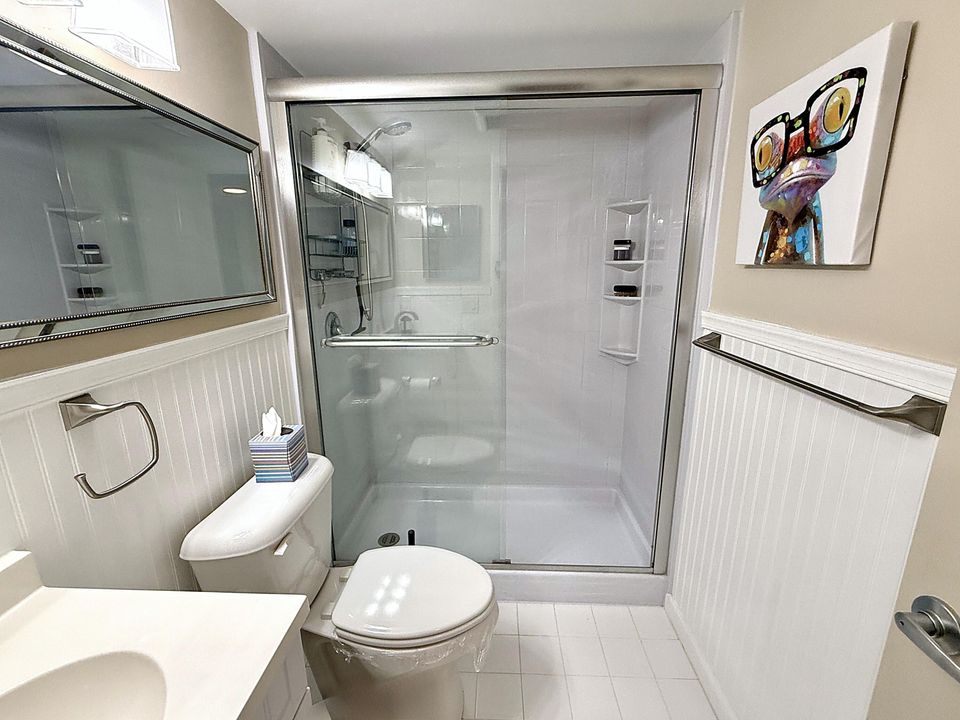 For Sale: $179,900 (2 beds, 1 baths, 820 Square Feet)