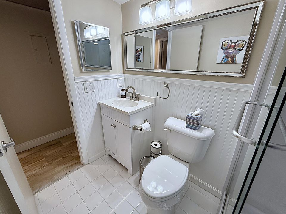 For Sale: $179,900 (2 beds, 1 baths, 820 Square Feet)