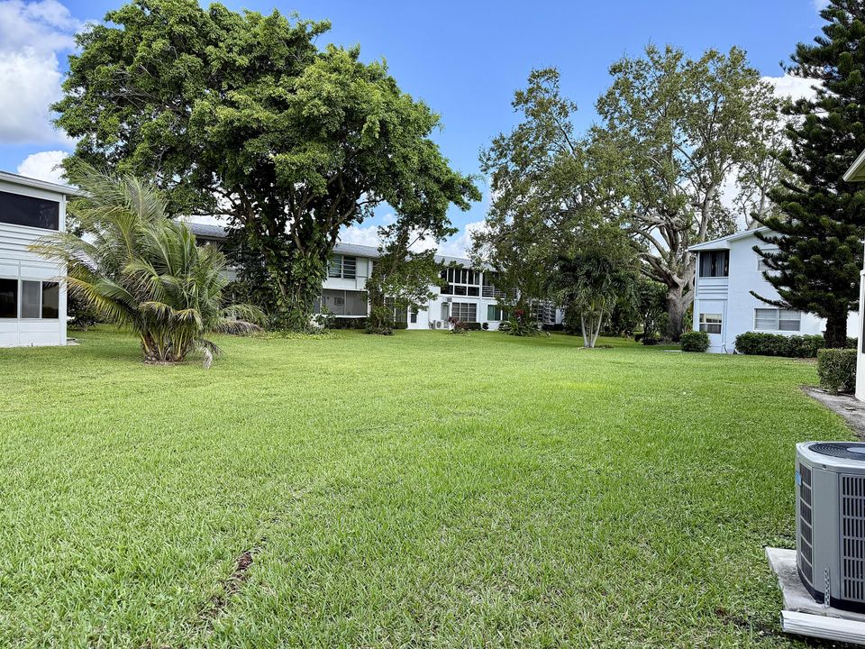 For Sale: $179,900 (2 beds, 1 baths, 820 Square Feet)