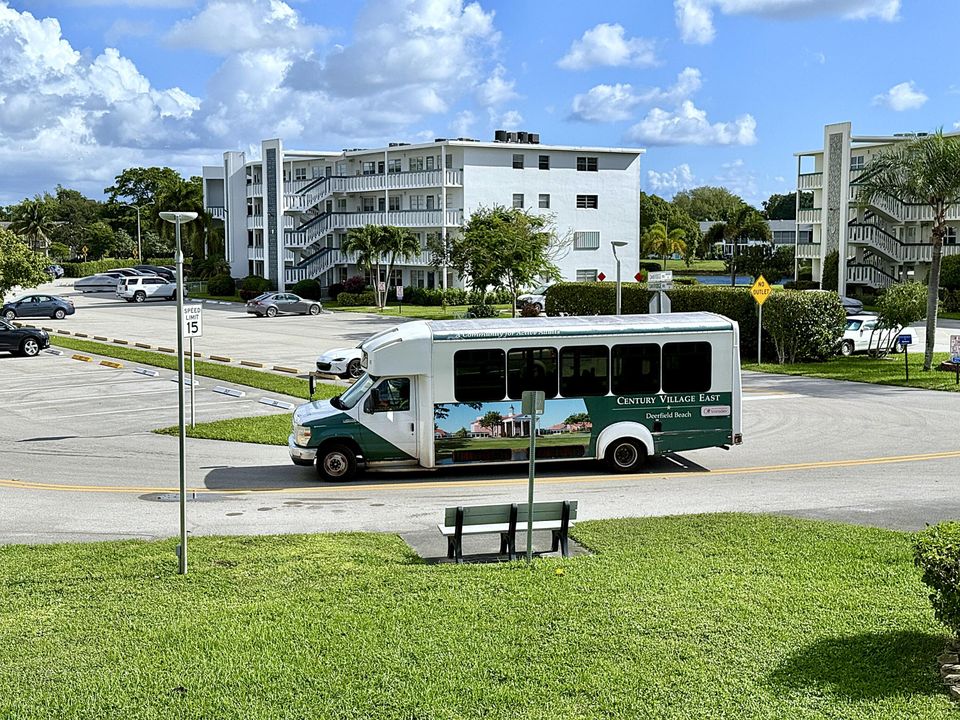 For Sale: $179,900 (2 beds, 1 baths, 820 Square Feet)