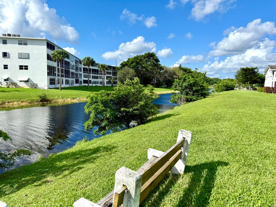 For Sale: $179,900 (2 beds, 1 baths, 820 Square Feet)