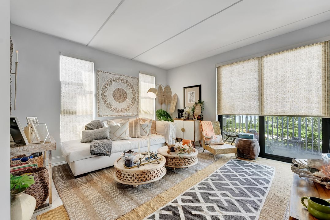 В аренду: $3,800 (3 спален, 2 ванн, 1390 Квадратных фут)