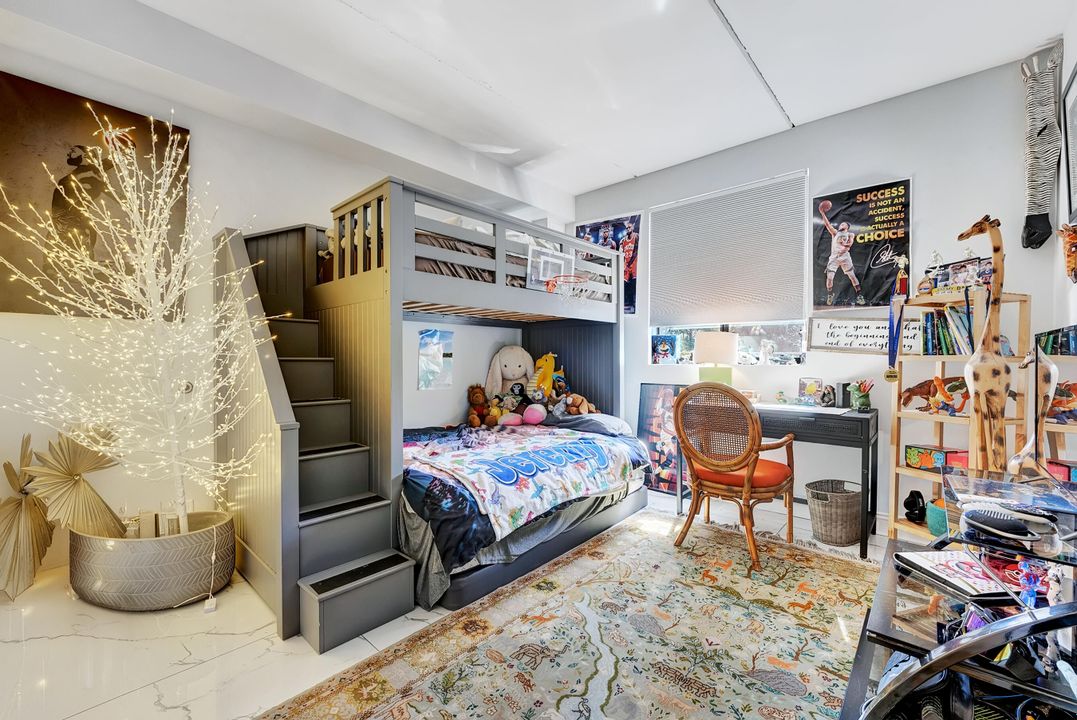 В аренду: $3,800 (3 спален, 2 ванн, 1390 Квадратных фут)