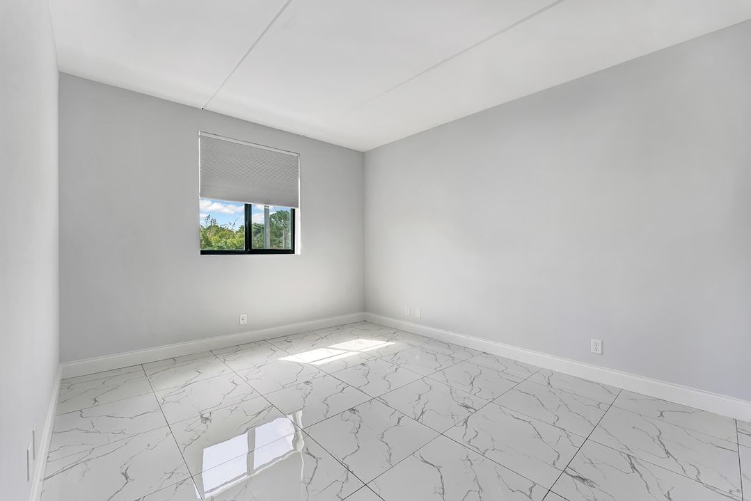 В аренду: $3,800 (3 спален, 2 ванн, 1390 Квадратных фут)