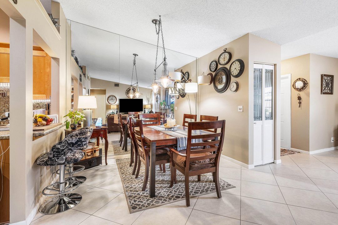 Active With Contract: $225,000 (2 beds, 2 baths, 1182 Square Feet)