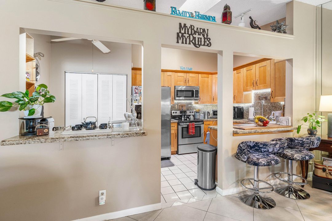 Active With Contract: $225,000 (2 beds, 2 baths, 1182 Square Feet)