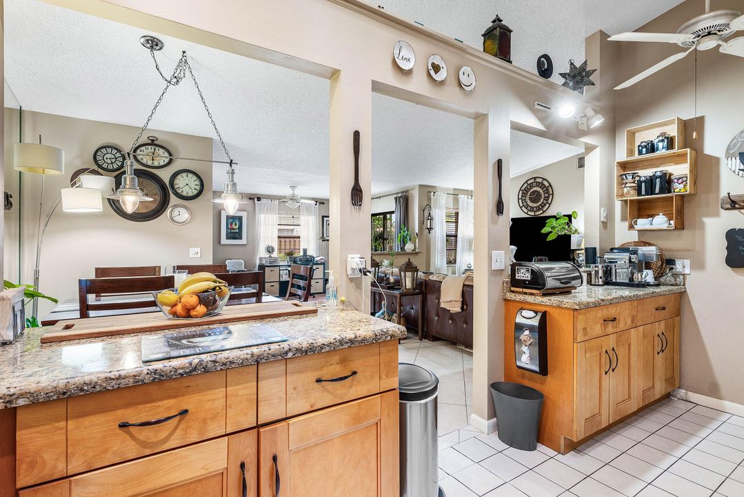 Active With Contract: $225,000 (2 beds, 2 baths, 1182 Square Feet)