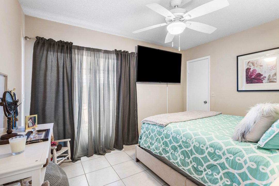 Active With Contract: $225,000 (2 beds, 2 baths, 1182 Square Feet)