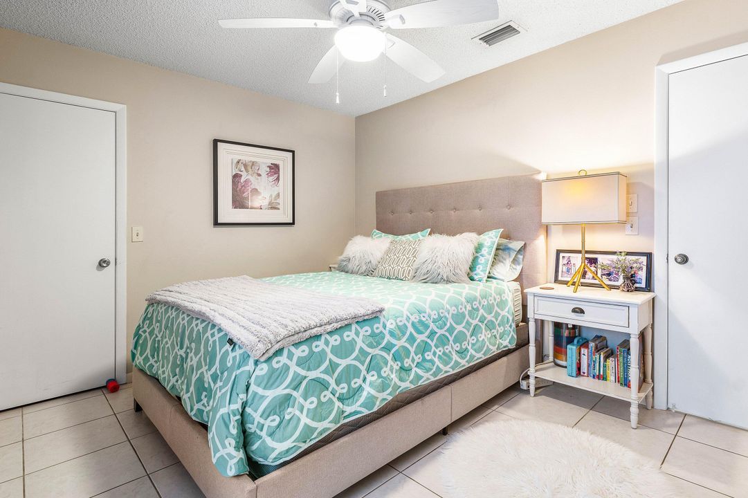 Active With Contract: $225,000 (2 beds, 2 baths, 1182 Square Feet)