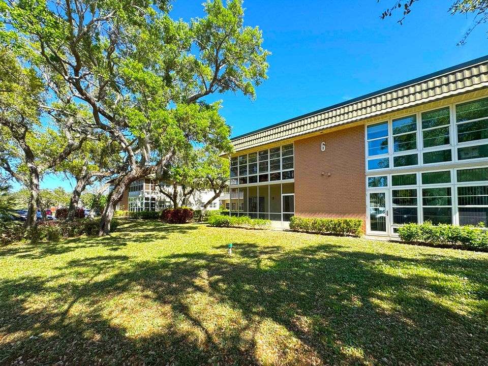 For Sale: $175,077 (2 beds, 2 baths, 1000 Square Feet)