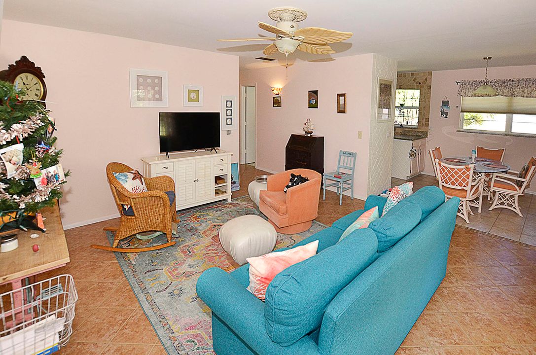 For Sale: $175,077 (2 beds, 2 baths, 1000 Square Feet)