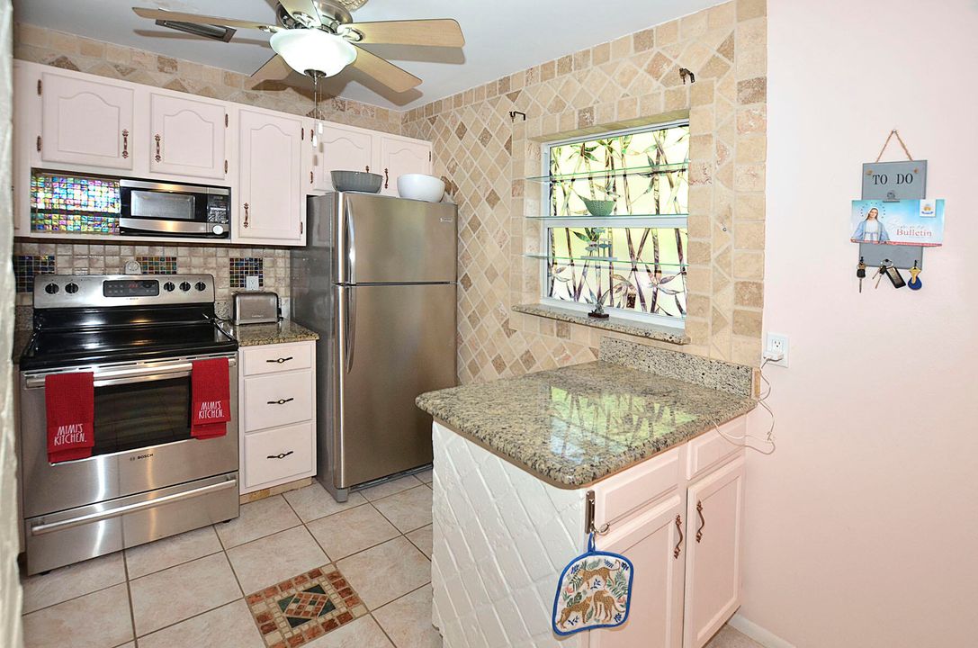 For Sale: $175,077 (2 beds, 2 baths, 1000 Square Feet)