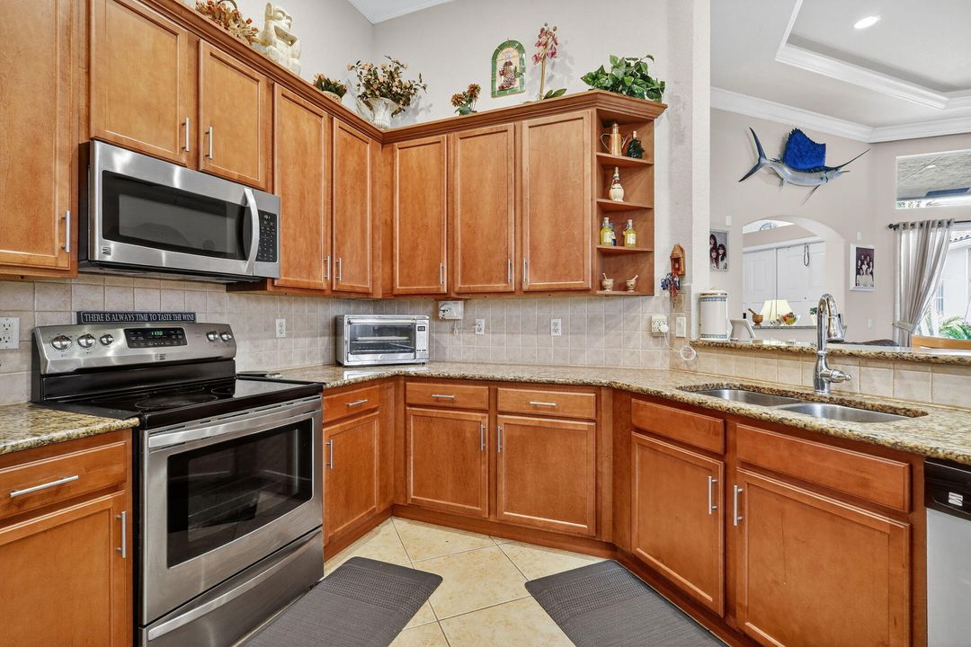 For Sale: $1,049,900 (5 beds, 4 baths, 3709 Square Feet)