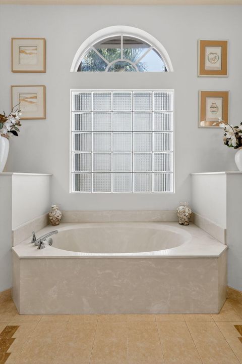 For Sale: $1,049,900 (5 beds, 4 baths, 3709 Square Feet)