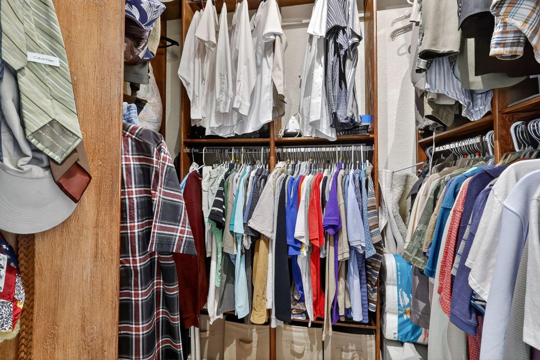 For Sale: $1,049,900 (5 beds, 4 baths, 3709 Square Feet)