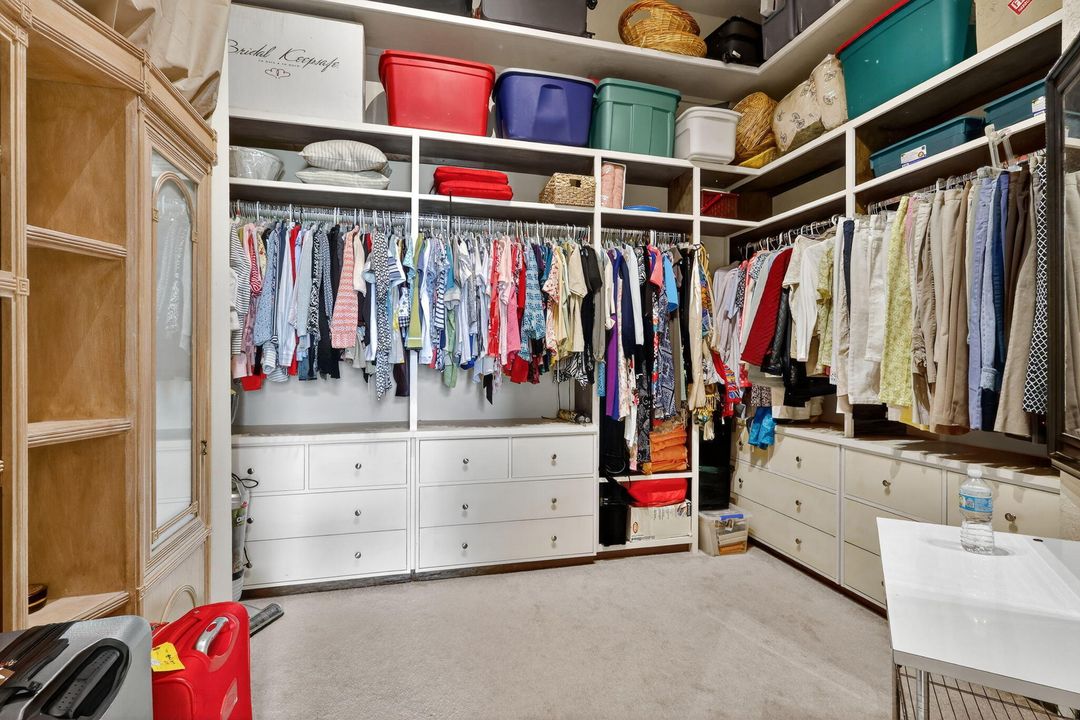 For Sale: $1,049,900 (5 beds, 4 baths, 3709 Square Feet)