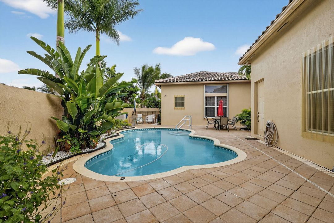 For Sale: $1,049,900 (5 beds, 4 baths, 3709 Square Feet)