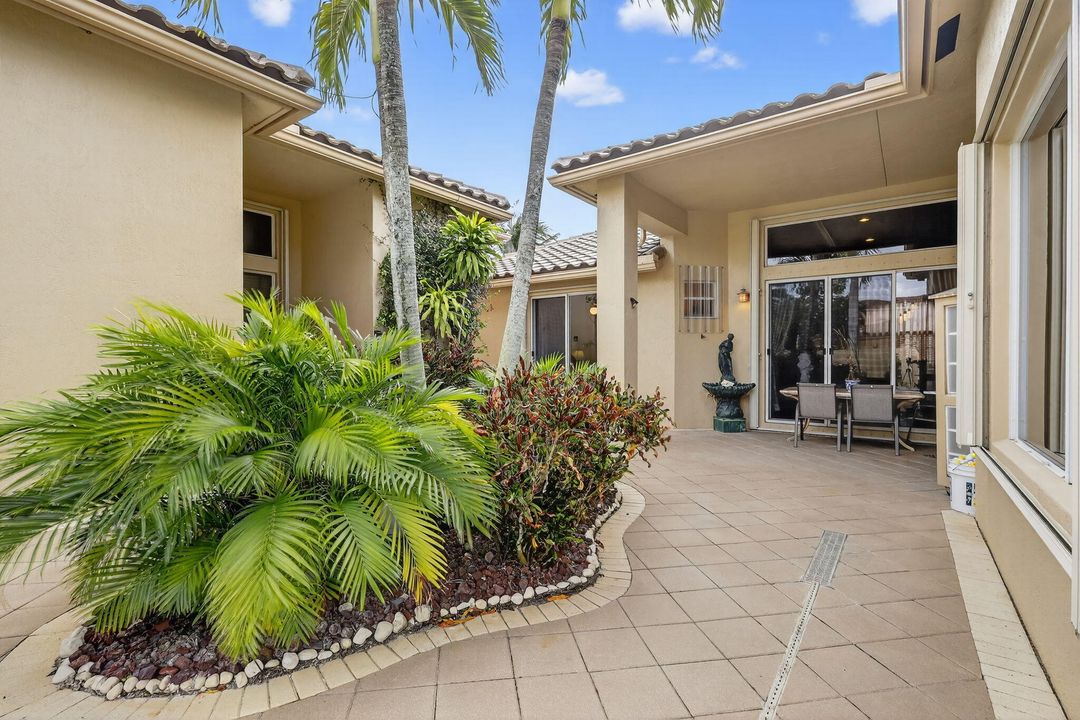 For Sale: $1,049,900 (5 beds, 4 baths, 3709 Square Feet)