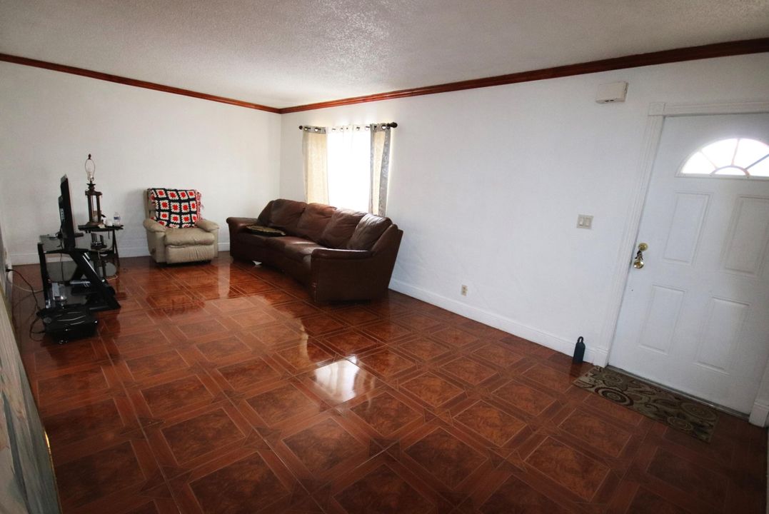 На продажу: $355,000 (3 спален, 2 ванн, 1668 Квадратных фут)