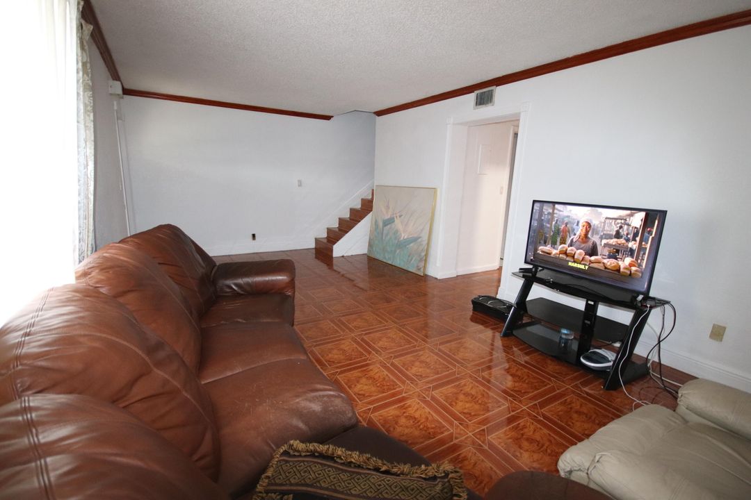 На продажу: $355,000 (3 спален, 2 ванн, 1668 Квадратных фут)