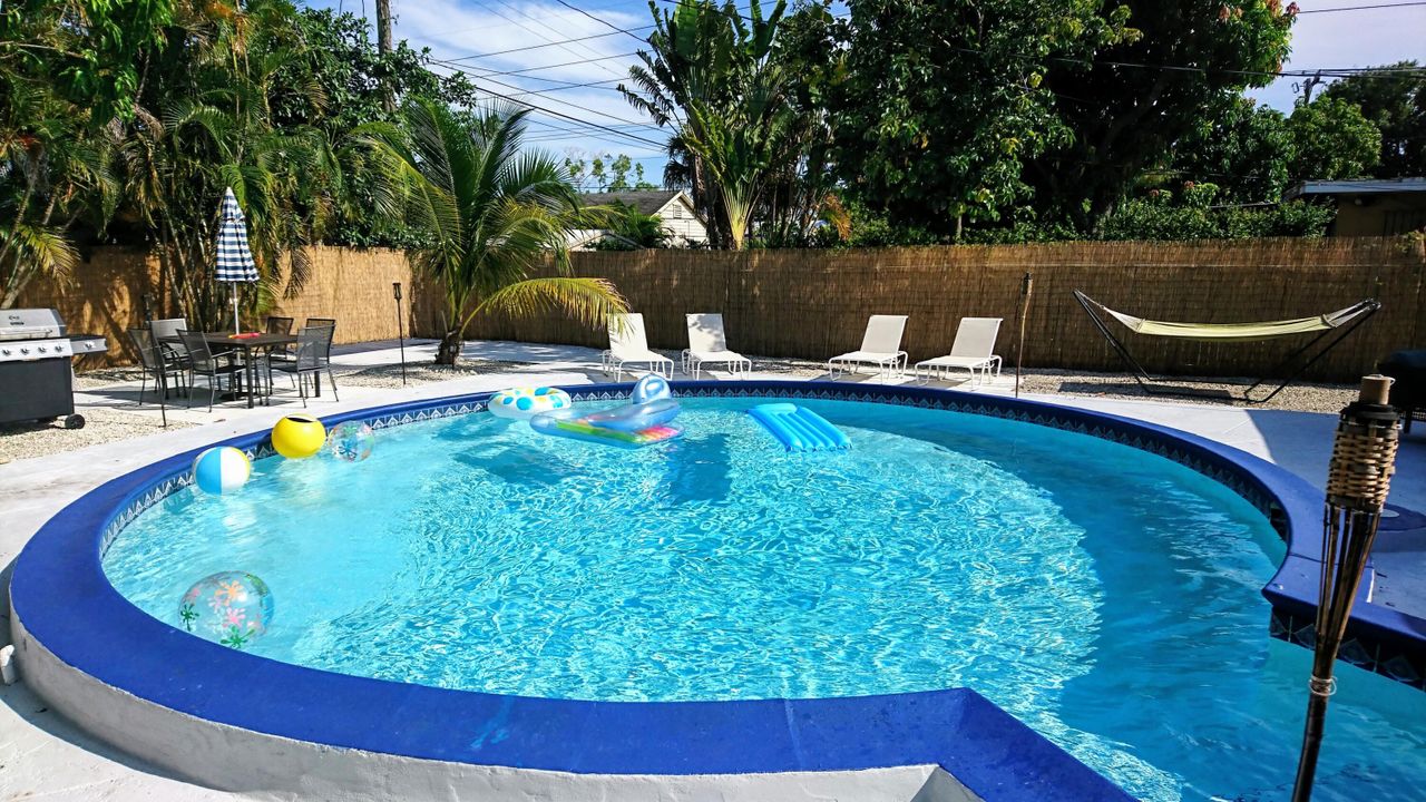 Recently Rented: $3,650 (2 beds, 2 baths, 1368 Square Feet)