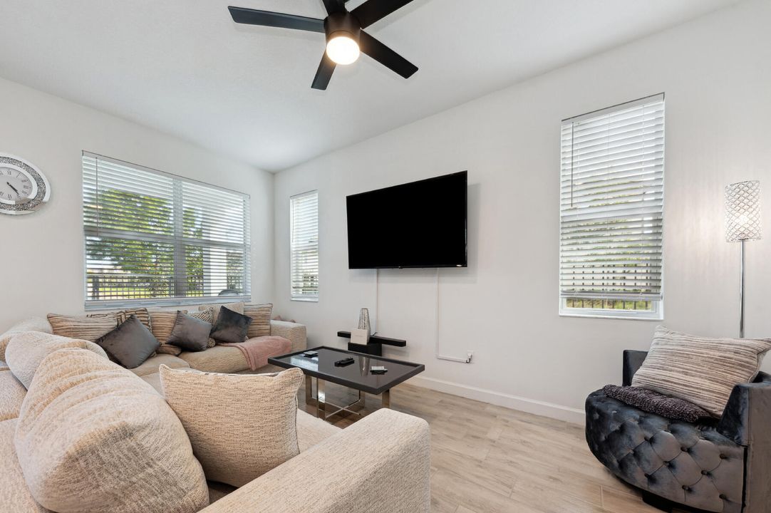 For Sale: $600,000 (3 beds, 2 baths, 2124 Square Feet)