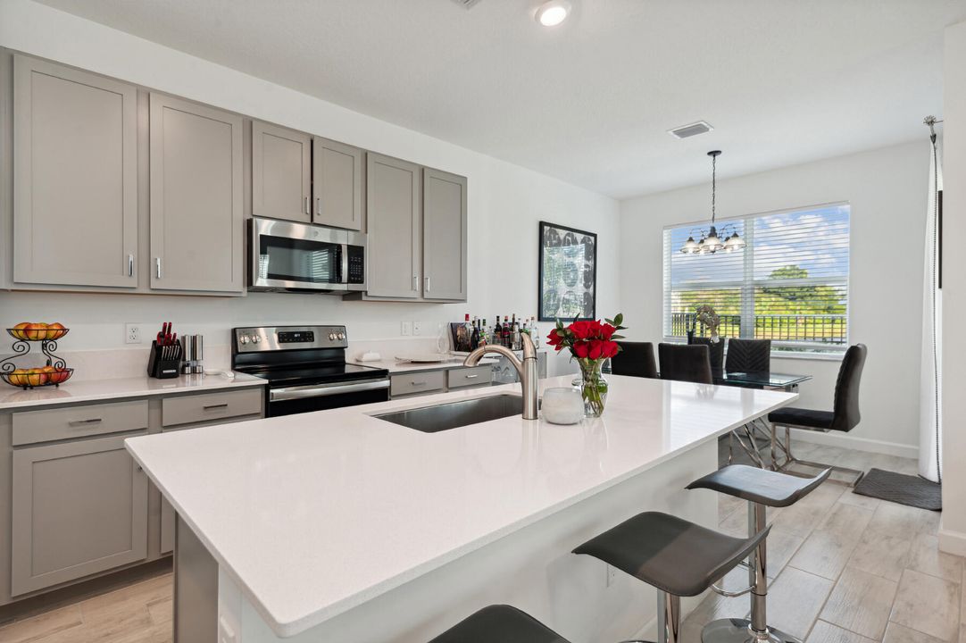 For Sale: $600,000 (3 beds, 2 baths, 2124 Square Feet)