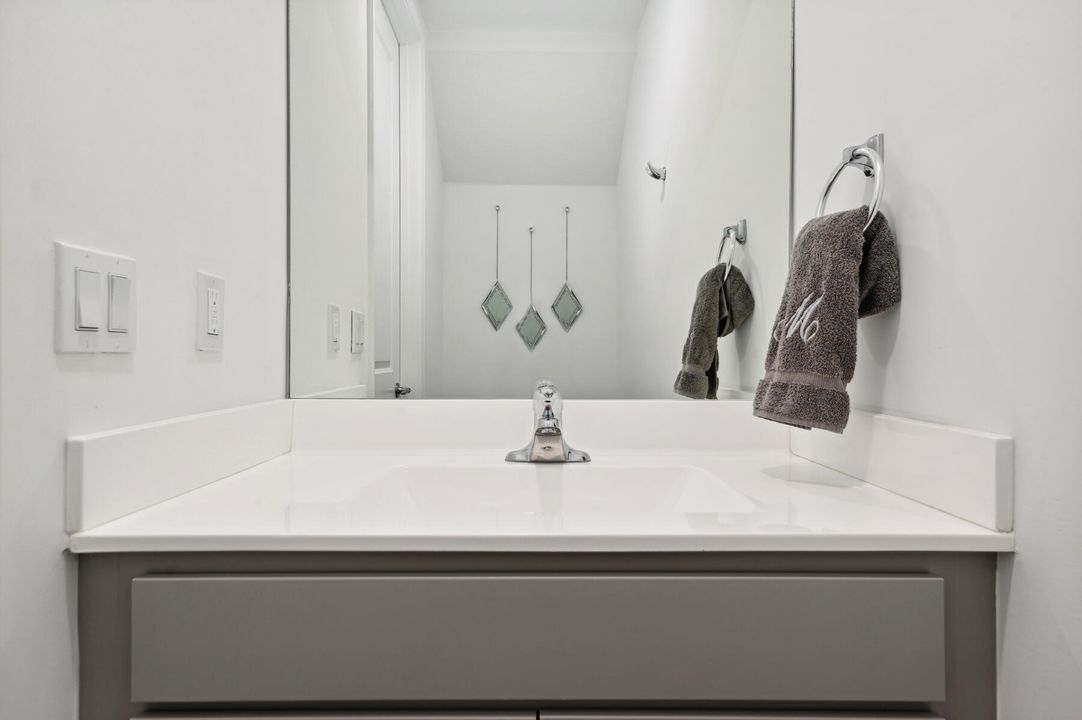 For Sale: $600,000 (3 beds, 2 baths, 2124 Square Feet)