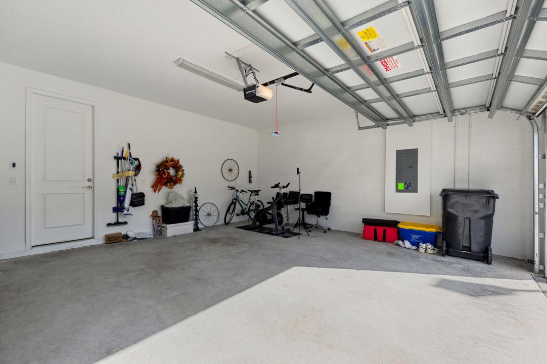 For Sale: $600,000 (3 beds, 2 baths, 2124 Square Feet)