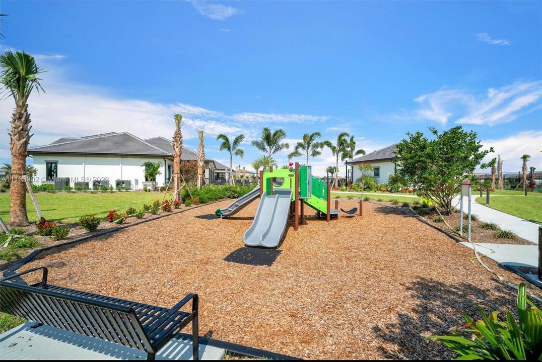 For Sale: $600,000 (3 beds, 2 baths, 2124 Square Feet)