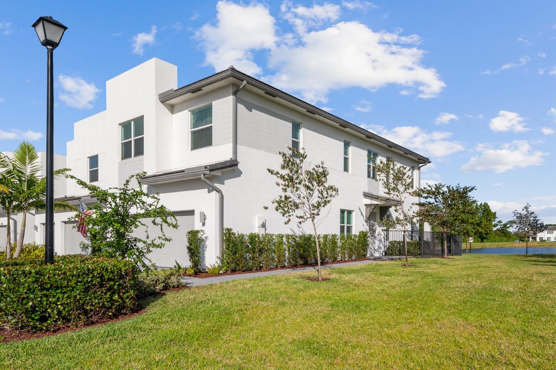 For Sale: $600,000 (3 beds, 2 baths, 2124 Square Feet)