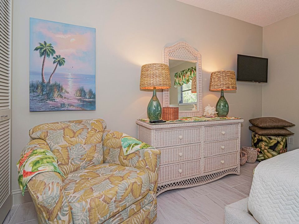 For Sale: $184,900 (2 beds, 2 baths, 1130 Square Feet)