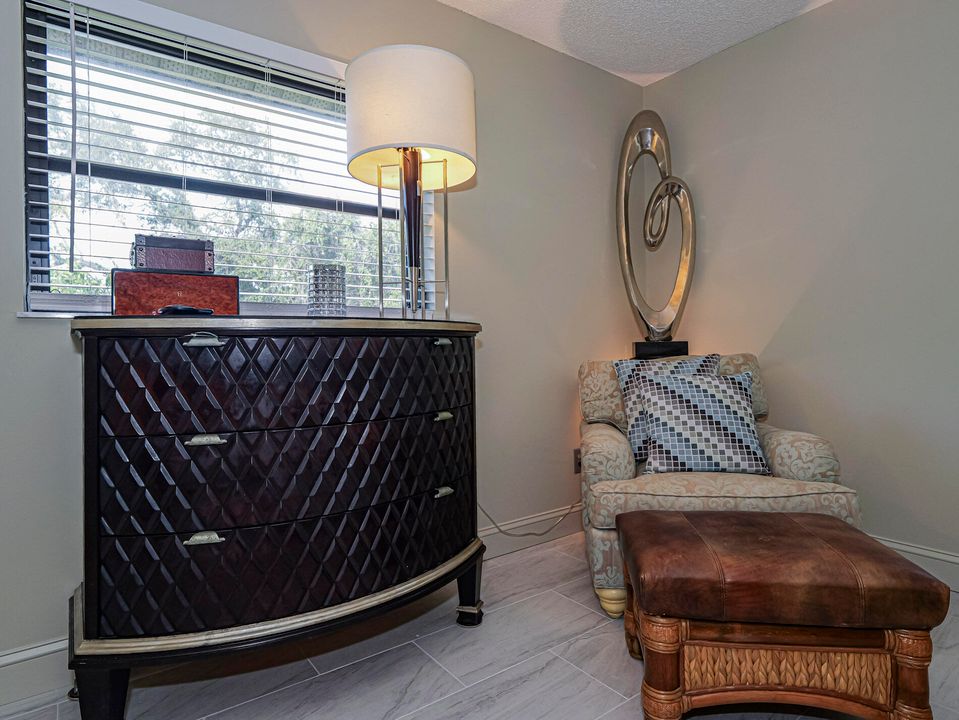 For Sale: $184,900 (2 beds, 2 baths, 1130 Square Feet)