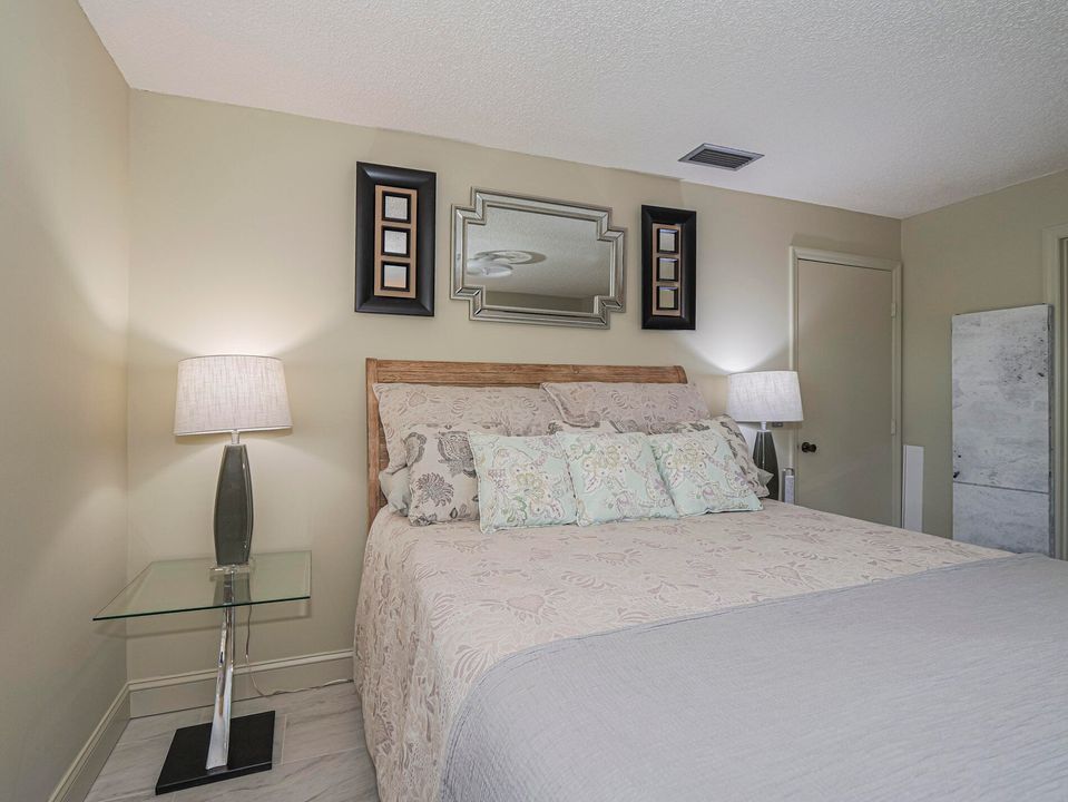 For Sale: $184,900 (2 beds, 2 baths, 1130 Square Feet)