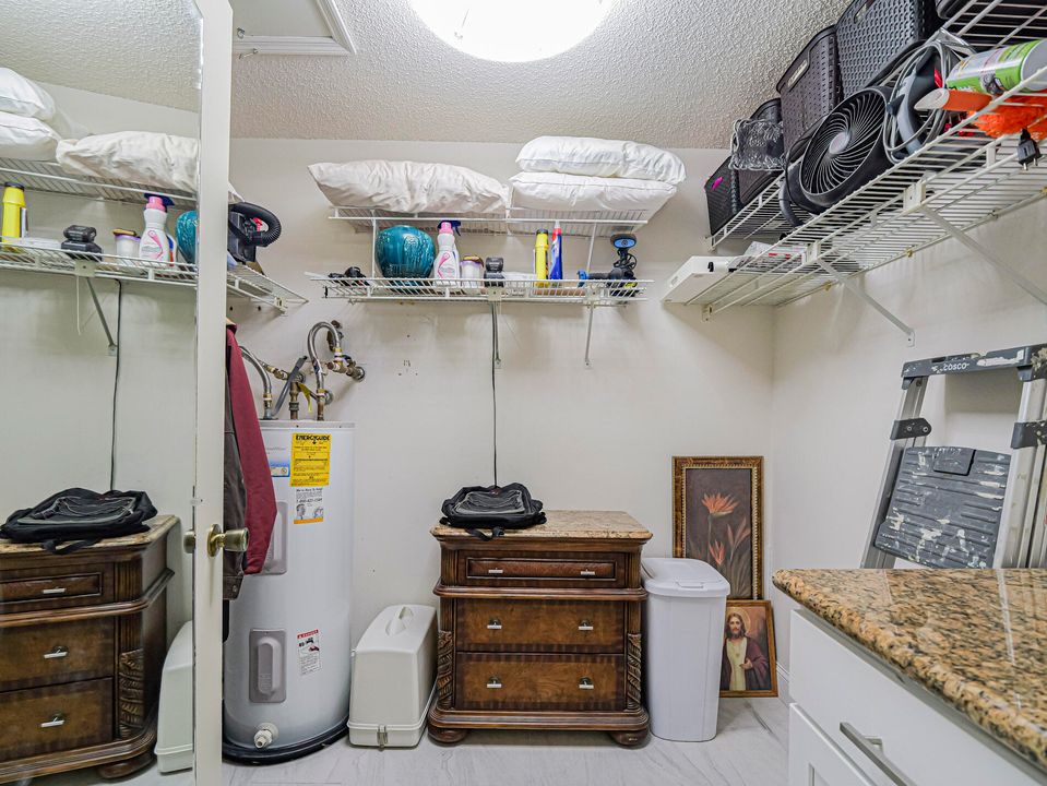 For Sale: $184,900 (2 beds, 2 baths, 1130 Square Feet)