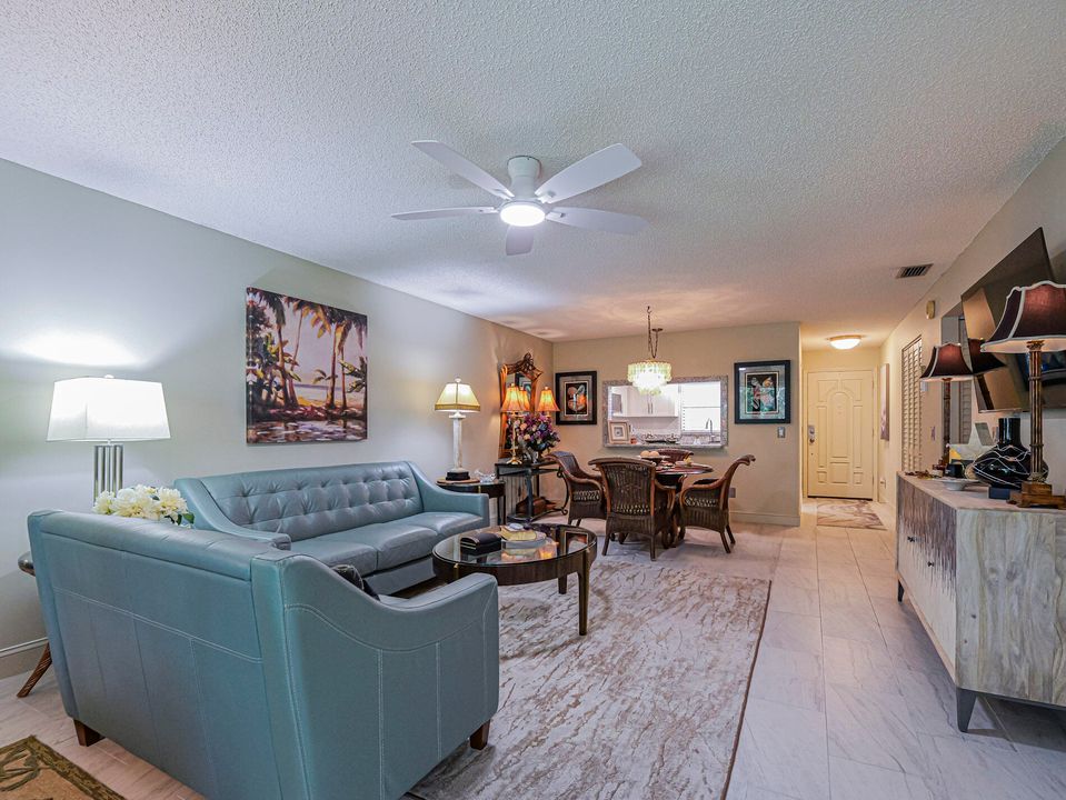 For Sale: $184,900 (2 beds, 2 baths, 1130 Square Feet)