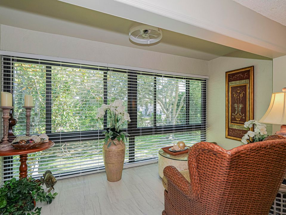 For Sale: $184,900 (2 beds, 2 baths, 1130 Square Feet)