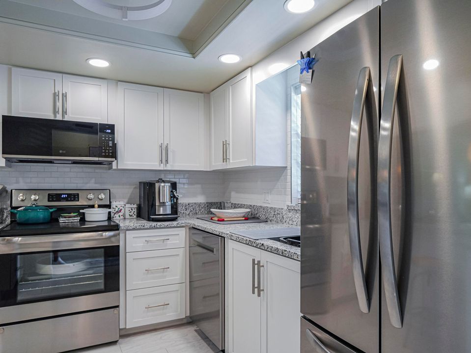 For Sale: $184,900 (2 beds, 2 baths, 1130 Square Feet)