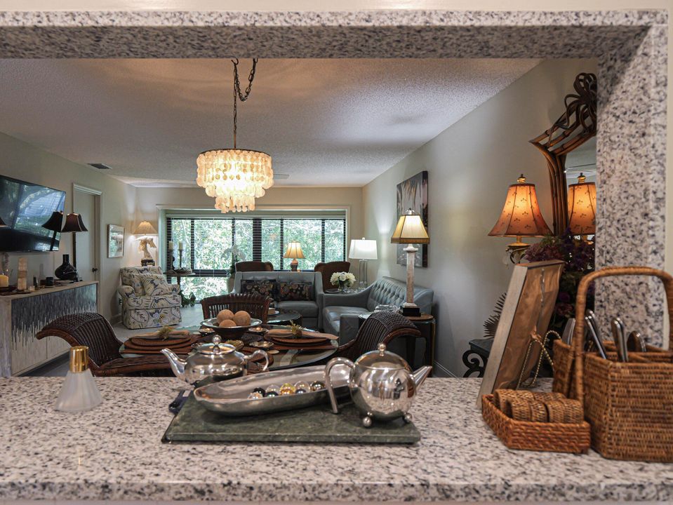 For Sale: $184,900 (2 beds, 2 baths, 1130 Square Feet)