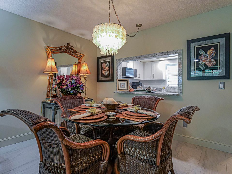 For Sale: $184,900 (2 beds, 2 baths, 1130 Square Feet)