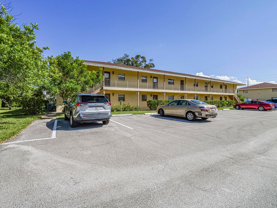 For Sale: $184,900 (2 beds, 2 baths, 1130 Square Feet)