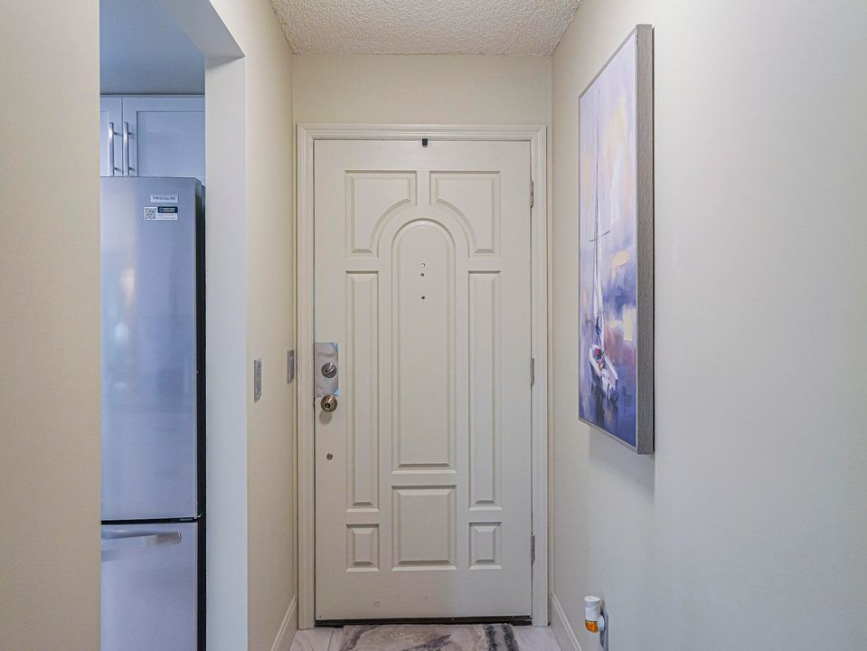 For Sale: $184,900 (2 beds, 2 baths, 1130 Square Feet)