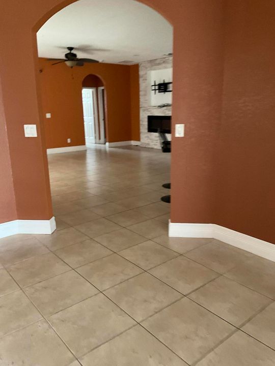 待售: $479,900 (4 贝兹, 3 浴室, 2415 平方英尺)