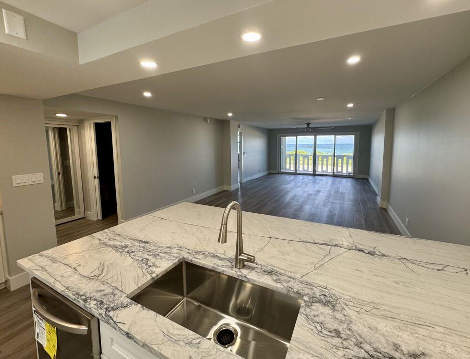 For Sale: $795,000 (2 beds, 2 baths, 1310 Square Feet)