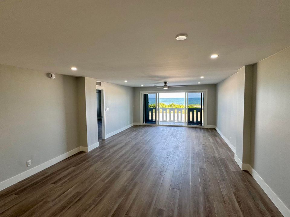 For Sale: $795,000 (2 beds, 2 baths, 1310 Square Feet)