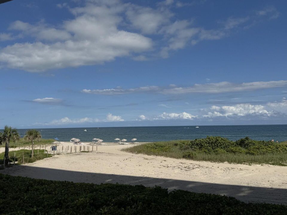 For Sale: $795,000 (2 beds, 2 baths, 1310 Square Feet)