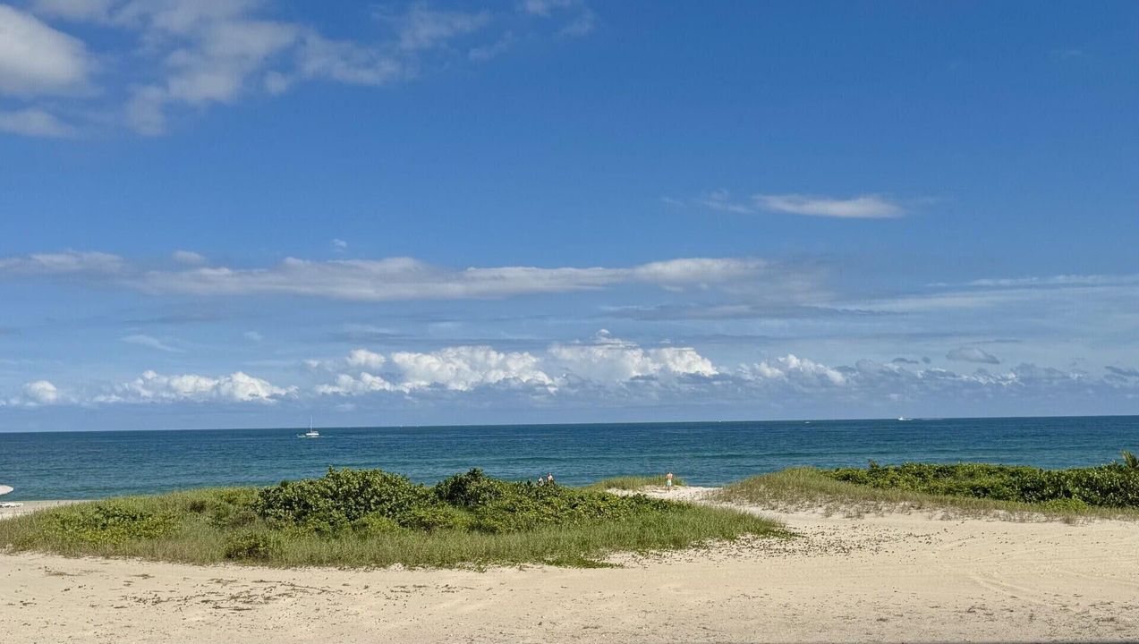 For Sale: $795,000 (2 beds, 2 baths, 1310 Square Feet)